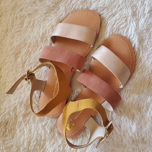 Women's Vegan Born in California Sandals, size 8 - Picture 2 of 7